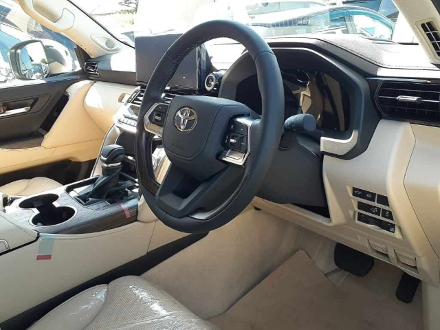 TOYOTA LAND CRUISER 2025