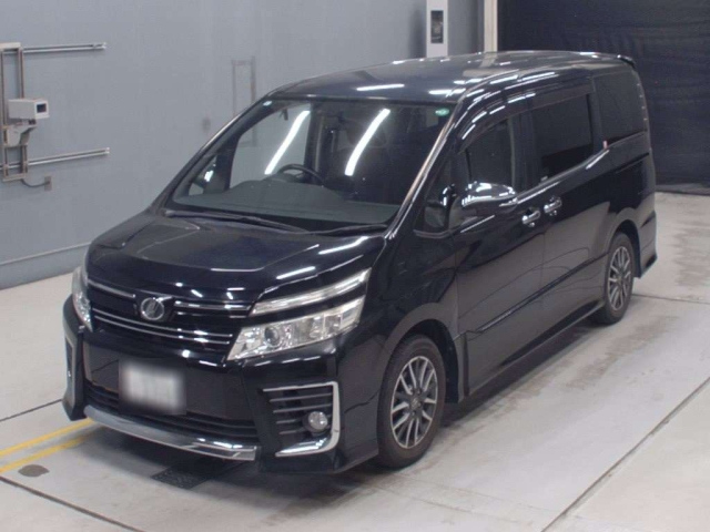 TOYOTA VOXY 2015