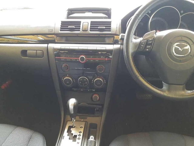MAZDA AXELA 2008