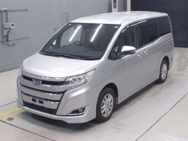 TOYOTA NOAH 2020