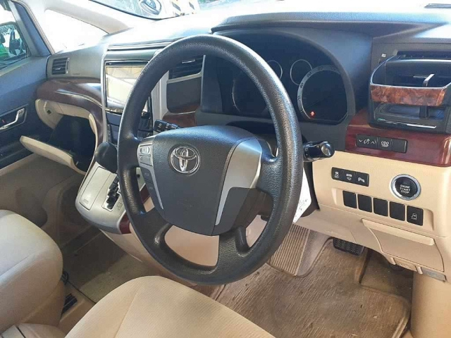 TOYOTA VELLFIRE 2008