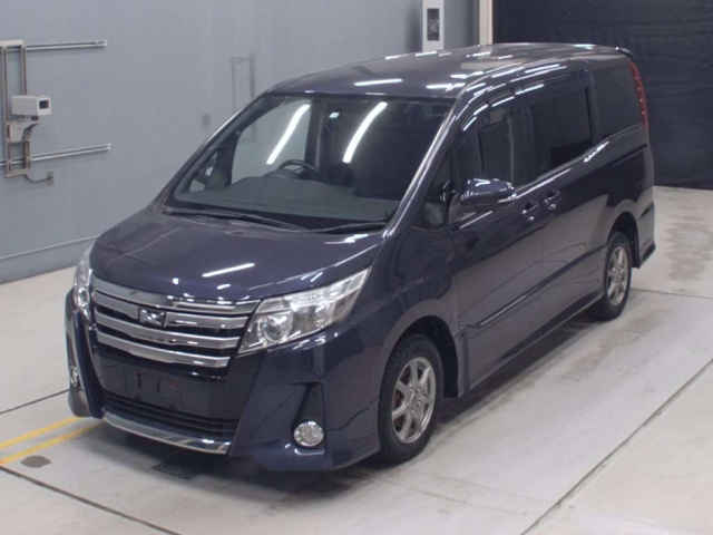 TOYOTA NOAH 2014