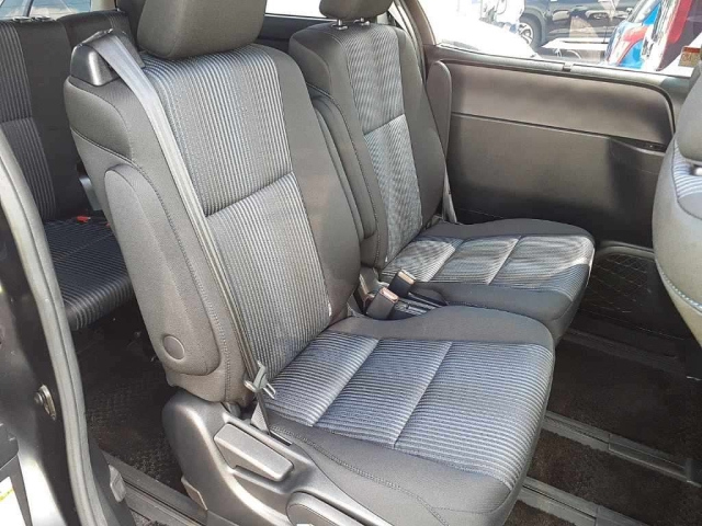 TOYOTA NOAH 2014