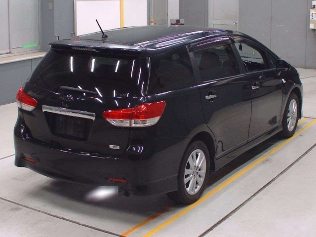 TOYOTA WISH 2011