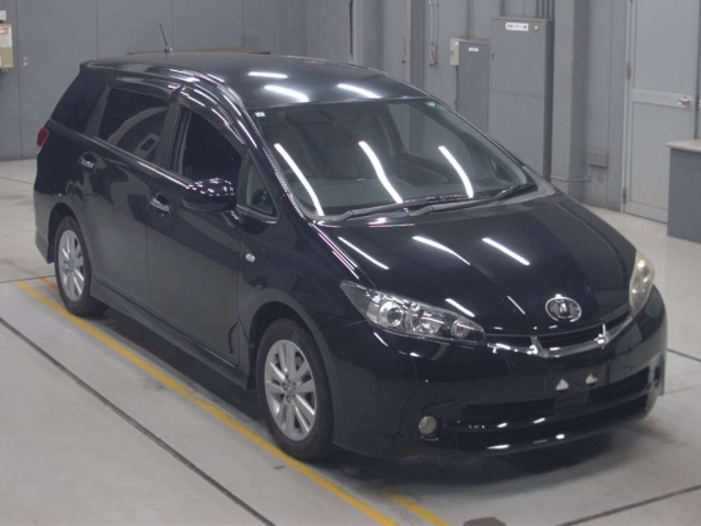 TOYOTA WISH 2011
