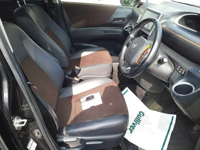 TOYOTA SIENTA 2019