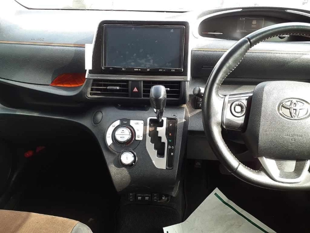 TOYOTA SIENTA 2019