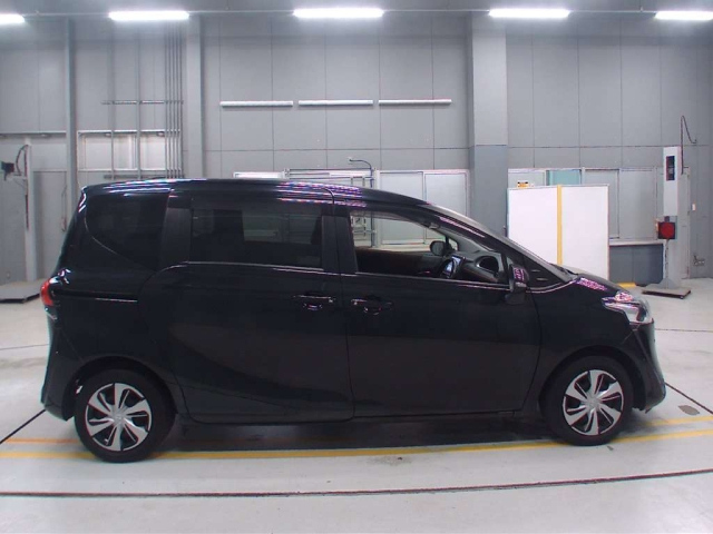 TOYOTA SIENTA 2019