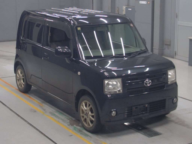 TOYOTA PIXIS SPACE 2012