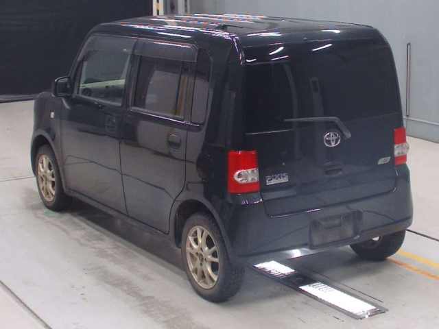 TOYOTA PIXIS SPACE 2012