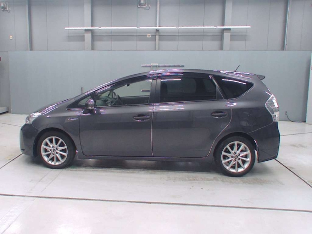 TOYOTA PRIUS ALPHA 2019