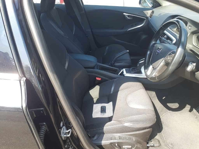 VOLVO V40 2014
