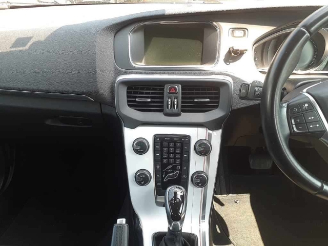 VOLVO V40 2014