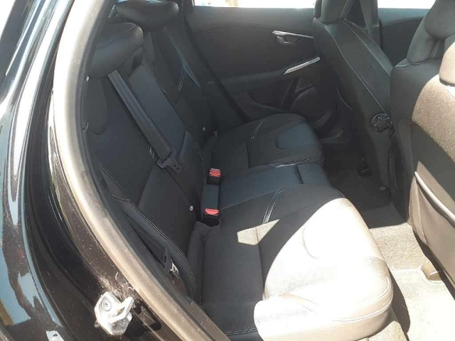 VOLVO V40 2014