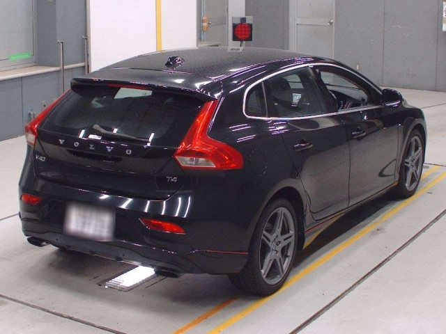 VOLVO V40 2014