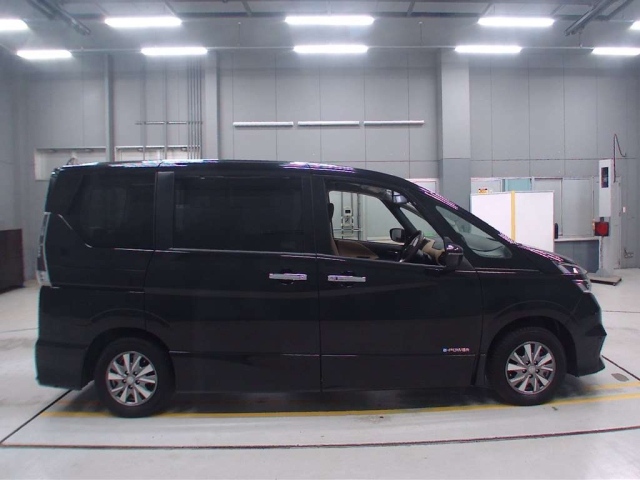 NISSAN SERENA 2018