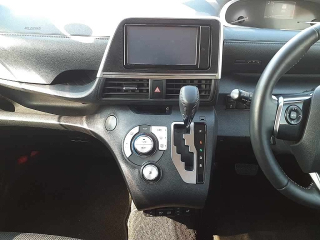 TOYOTA SIENTA 2021