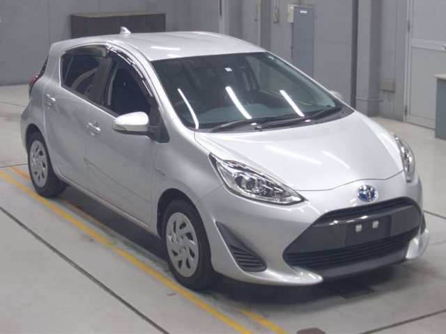 TOYOTA AQUA 2018