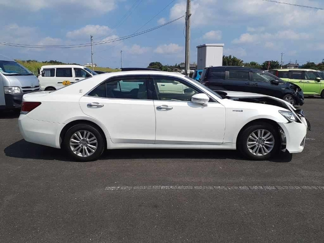 TOYOTA CROWN 2015