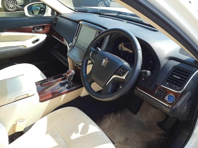 TOYOTA CROWN 2015