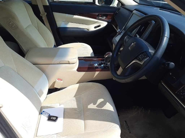 TOYOTA CROWN 2015