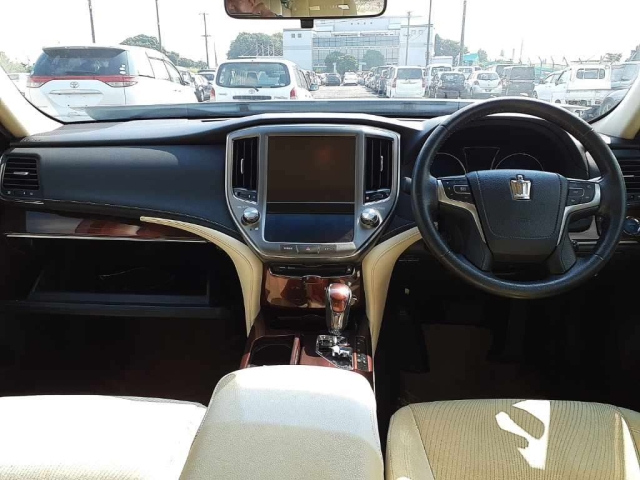 TOYOTA CROWN 2015