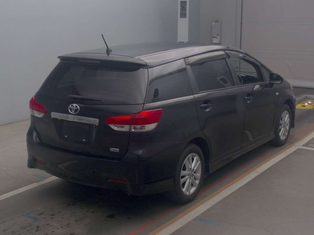 TOYOTA WISH 2010