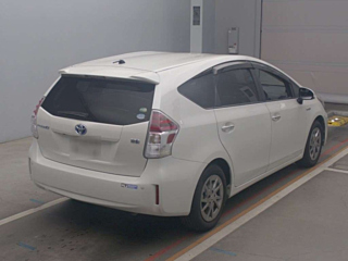 TOYOTA PRIUS ALPHA 2016