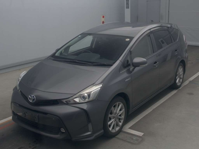 TOYOTA PRIUS ALPHA 2015