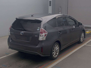 TOYOTA PRIUS ALPHA 2015
