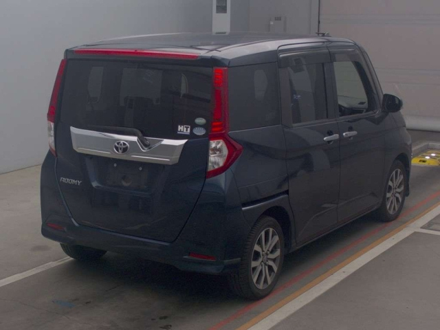 TOYOTA ROOMY 2017