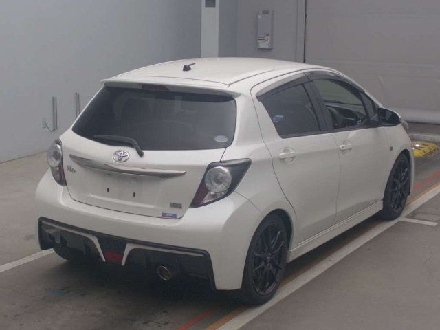 TOYOTA VITZ 2014
