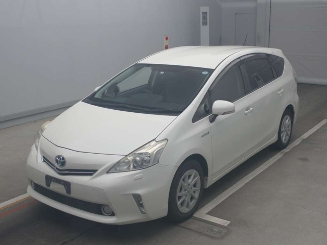 TOYOTA PRIUS ALPHA 2012
