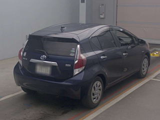 TOYOTA AQUA 2017