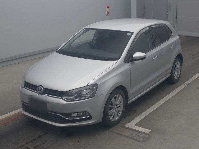 VOLKSWAGEN POLO 2015