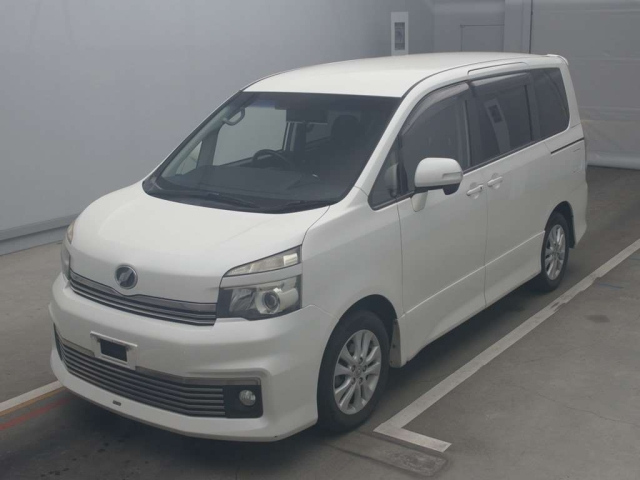 TOYOTA VOXY 2012