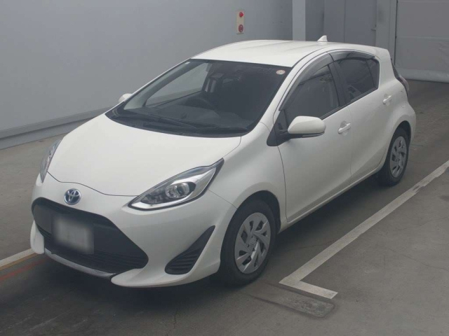 TOYOTA AQUA 2021