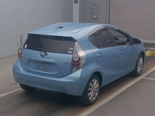 TOYOTA AQUA 2012