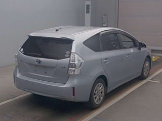 TOYOTA PRIUS ALPHA 2011