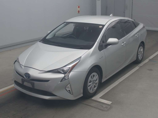 TOYOTA PRIUS 2016