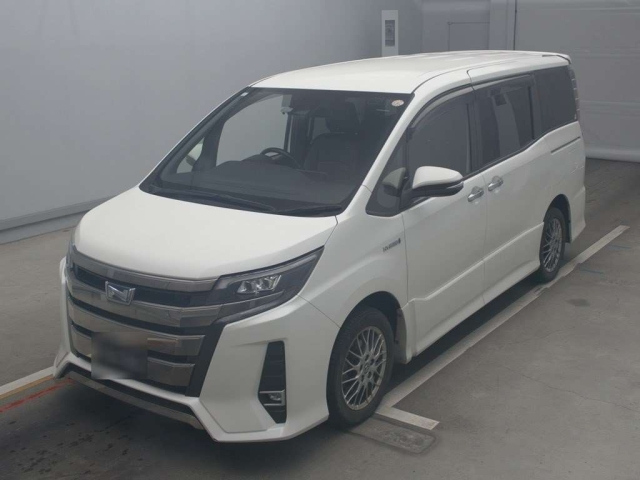 TOYOTA NOAH 2019