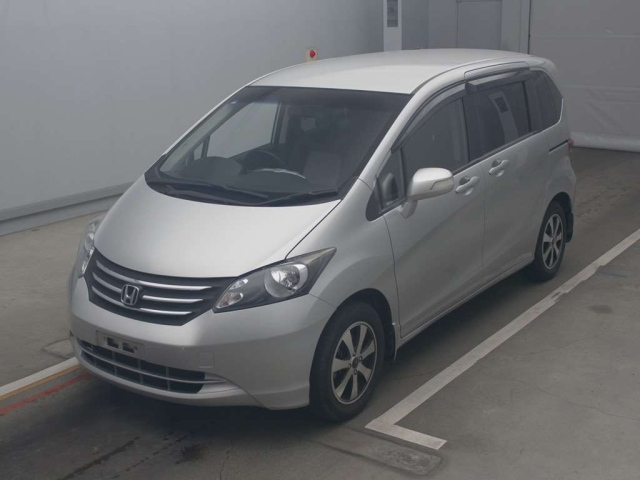 HONDA FREED 2011