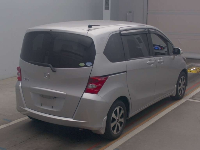 HONDA FREED 2011