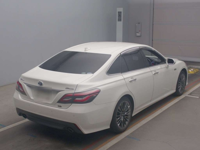 TOYOTA CROWN 2018