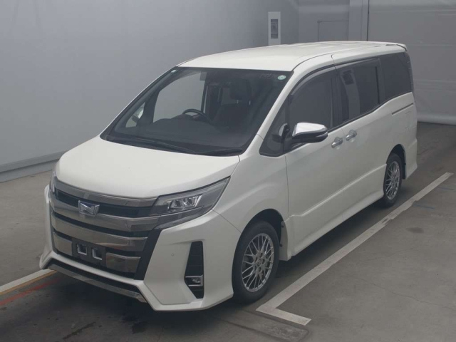 TOYOTA NOAH 2020