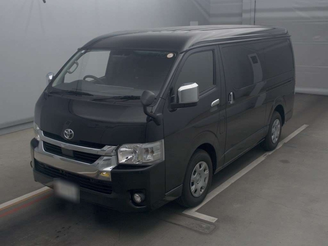 TOYOTA HIACE 2022