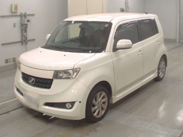 TOYOTA BB 2010