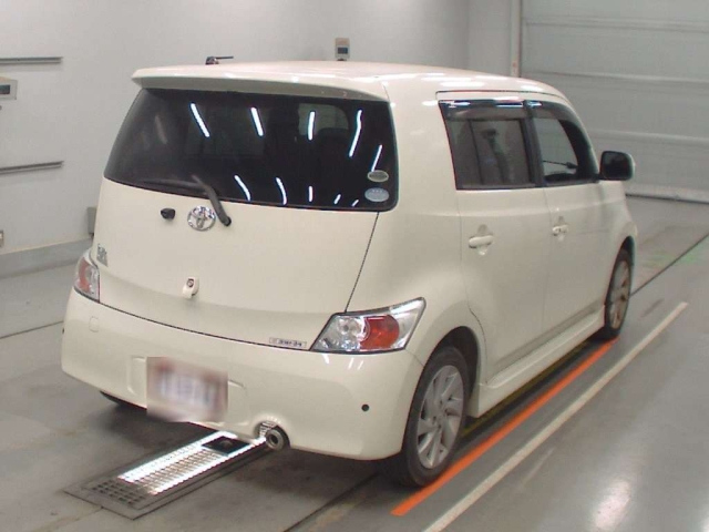 TOYOTA BB 2010