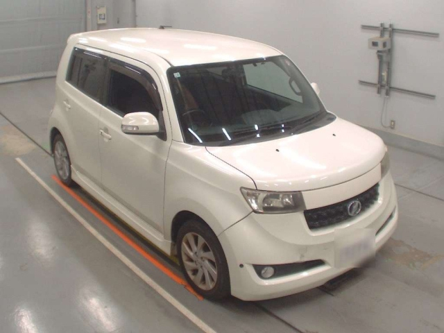 TOYOTA BB 2010
