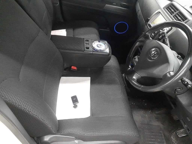 TOYOTA BB 2010